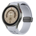 リチャードマグネティック折りたたみブラックバックルシリコンウォッチバンド、Samsung Galaxy Watch 5 40 / 44mm用、Samsung Galaxy Watch 5 Pro 45mm用、Samsung Galaxy Watch 4 40 / 44mm用