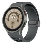 リチャードマグネティック折りたたみブラックバックルシリコンウォッチバンド、Samsung Galaxy Watch 5 40 / 44mm用、Samsung Galaxy Watch 5 Pro 45mm用、Samsung Galaxy Watch 4 40 / 44mm用