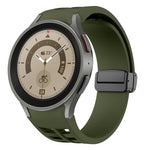 リチャードマグネティック折りたたみブラックバックルシリコンウォッチバンド、Samsung Galaxy Watch 5 40 / 44mm用、Samsung Galaxy Watch 5 Pro 45mm用、Samsung Galaxy Watch 4 40 / 44mm用