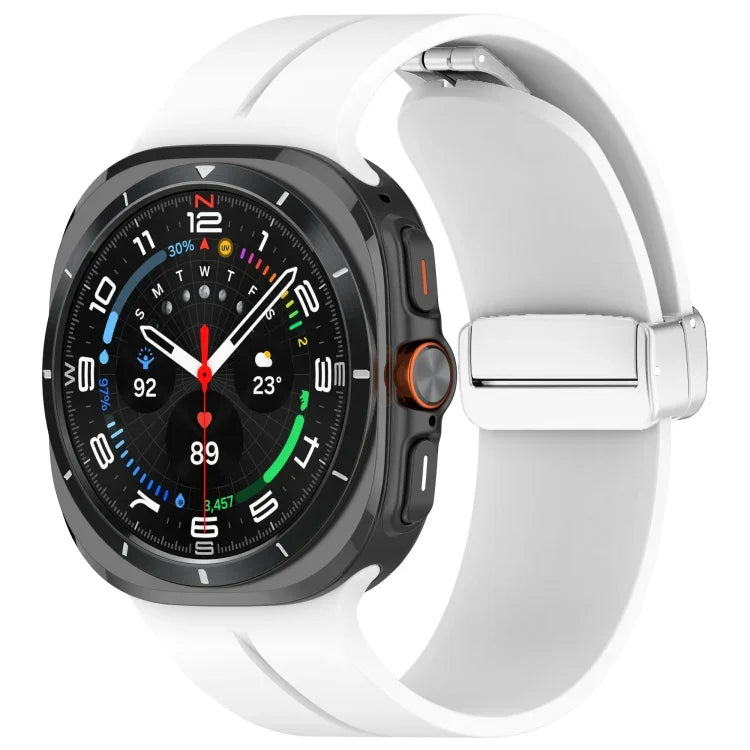 Samsung Galaxy Watch Ultra 47mm / Ultra 2025 用 グルーブマグネティック折りたたみシルバーバックルシリコンウォッチバンド