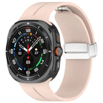 Samsung Galaxy Watch Ultra 47mm / Ultra 2025 用 グルーブマグネティック折りたたみシルバーバックルシリコンウォッチバンド