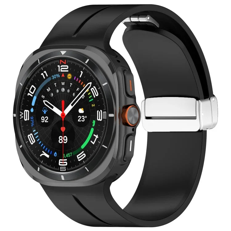 Samsung Galaxy Watch Ultra 47mm / Ultra 2025 用 グルーブマグネティック折りたたみシルバーバックルシリコンウォッチバンド