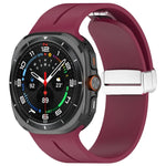 Samsung Galaxy Watch Ultra 47mm / Ultra 2025 用 グルーブマグネティック折りたたみシルバーバックルシリコンウォッチバンド