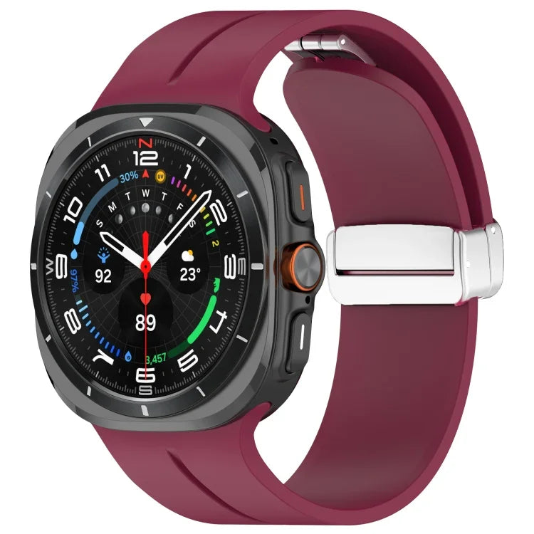 Samsung Galaxy Watch Ultra 47mm / Ultra 2025 用 グルーブマグネティック折りたたみシルバーバックルシリコンウォッチバンド