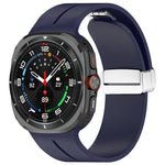 Samsung Galaxy Watch Ultra 47mm / Ultra 2025 用 グルーブマグネティック折りたたみシルバーバックルシリコンウォッチバンド
