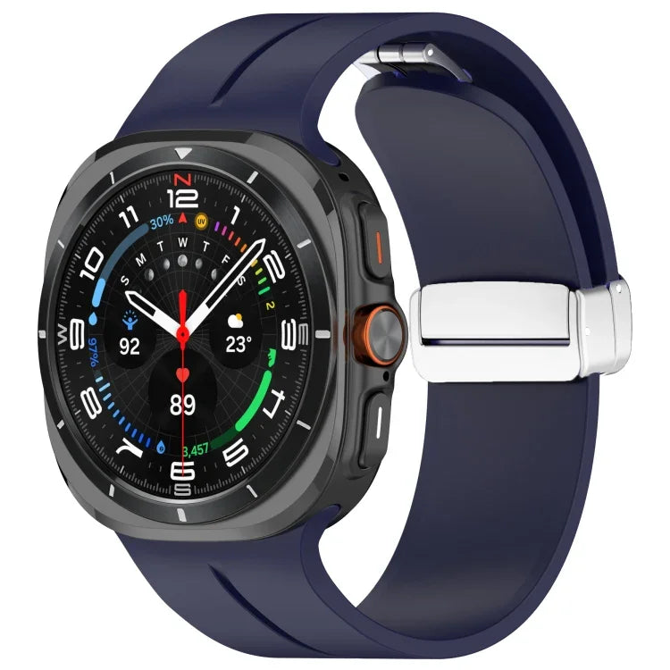 Samsung Galaxy Watch Ultra 47mm / Ultra 2025 用 グルーブマグネティック折りたたみシルバーバックルシリコンウォッチバンド
