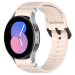波状グレインステッチブラックバックルシリコンウォッチバンド、Samsung Galaxy Watch 5 40 / 44mm用、Samsung Galaxy Watch 5 Pro用、Samsung Galaxy Watch 4 40 / 44mm用、Samsung Galaxy Watch 4 Classic 42 / 46mm用