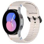 波状グレインステッチブラックバックルシリコンウォッチバンド、Samsung Galaxy Watch 5 40 / 44mm用、Samsung Galaxy Watch 5 Pro用、Samsung Galaxy Watch 4 40 / 44mm用、Samsung Galaxy Watch 4 Classic 42 / 46mm用