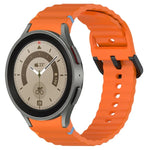波状グレインステッチブラックバックルシリコンウォッチバンド、Samsung Galaxy Watch 5 40 / 44mm用、Samsung Galaxy Watch 5 Pro用、Samsung Galaxy Watch 4 40 / 44mm用、Samsung Galaxy Watch 4 Classic 42 / 46mm用