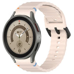 波状グレインステッチブラックバックルシリコンウォッチバンド、Samsung Galaxy Watch 5 40 / 44mm用、Samsung Galaxy Watch 5 Pro用、Samsung Galaxy Watch 4 40 / 44mm用、Samsung Galaxy Watch 4 Classic 42 / 46mm用
