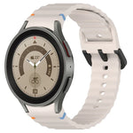 波状グレインステッチブラックバックルシリコンウォッチバンド、Samsung Galaxy Watch 5 40 / 44mm用、Samsung Galaxy Watch 5 Pro用、Samsung Galaxy Watch 4 40 / 44mm用、Samsung Galaxy Watch 4 Classic 42 / 46mm用