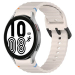 波状グレインステッチブラックバックルシリコンウォッチバンド、Samsung Galaxy Watch 5 40 / 44mm用、Samsung Galaxy Watch 5 Pro用、Samsung Galaxy Watch 4 40 / 44mm用、Samsung Galaxy Watch 4 Classic 42 / 46mm用