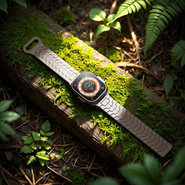 スチールドラゴンスケール磁気シリコンウォッチバンド、Apple Watch 46mm / 49mm / 45mm / 44mm 用