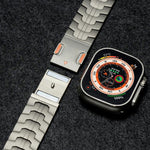 アイアンマンマグネティックチタン金属ウォッチバンド、Apple Watch 46mm / 49mm / 45mm / 44mm用