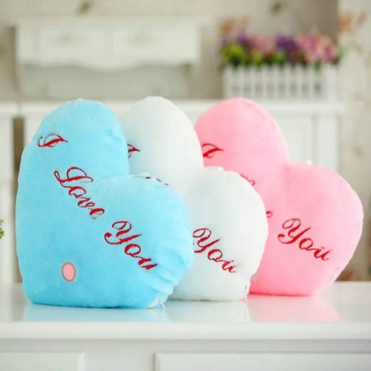 ハート型 英字パターン 光るぬいぐるみクッション枕