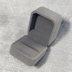 精巧なジュエリー包装ギフトボックス、5x5.5cm（フランネルグレー）、7x7cm（フランネルグレー）、7.5x7.5cm（リボン結び）