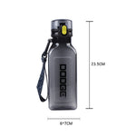 DOOGEアウトドア旅行スポーツウォーターカップ 学生用携帯プラスチックカップ、700ml