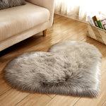 ラブハートラグ 人工ウールシープスキン 毛足の長いカーペット フェイクフロアマット ファー 無地 ふわふわ柔らかいエリアラグ タペテス 30*40cm、40*50cm、50*60cm、70*90cm