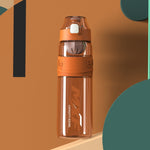8012 アウトドア大容量スポーツカップ 衝撃防止フィットネスケトル 容量：500ml（パールホワイト）、500ml（ブラックグレー）、500ml（ストームオレンジ）、500ml（ストームグリーン）、500ml（ストームブルー）、920ml（パールホワイト）、920ml（ストームオレンジ）、920ml（ストームグリーン）