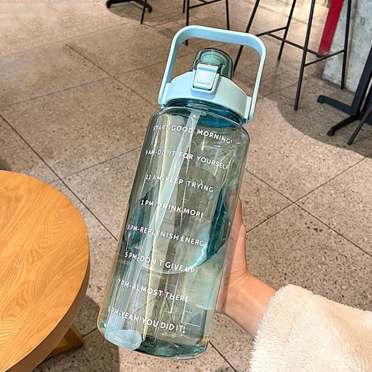 GYBL4503 2000ml 大容量アウトドアスポーツウォーターボトル ストロー付き 仕様：パープル、パープル＋ステッカー、パープル＋3Dステッカー、グリーン、グリーン＋ステッカー、グリーン＋3Dステッカー、ブルー、ブルー＋ステッカー、ブルー＋3Dステッカー、ブラック、ブラック＋ステッカー、ブラック＋3Dステッカー、ピンク