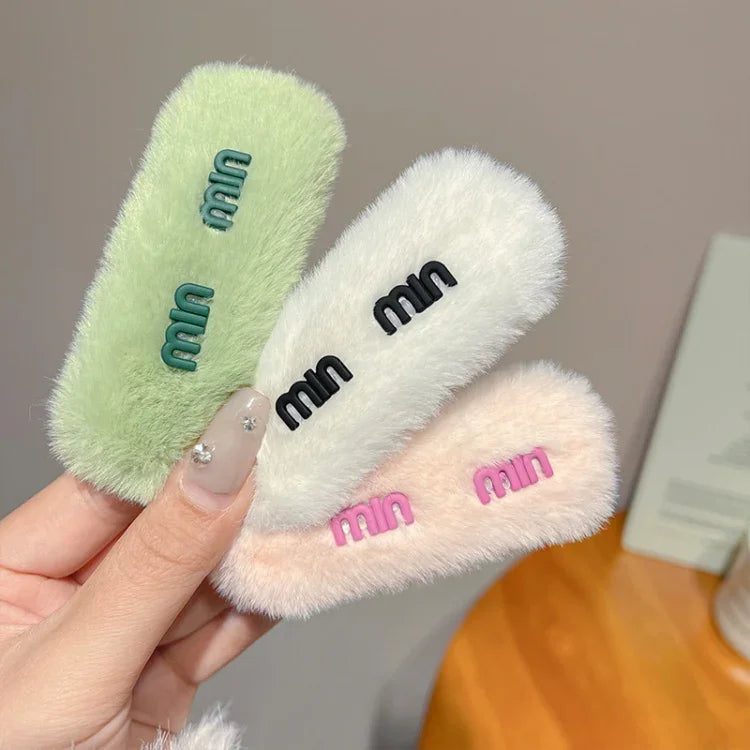 B316 2個セットかわいいウール編みヘアピン甘くて多用途手作りサイドクリップ、ベージュ、チェリー