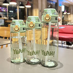 学生用 ポータブル バウンシングストロー 大容量 落下防止 プラスチックカップ、550ml グリーン、550ml ホワイト、550ml パープル、650ml グリーン、650ml ホワイト、650ml パープル、800ml グリーン、800ml ホワイト、800ml パープル